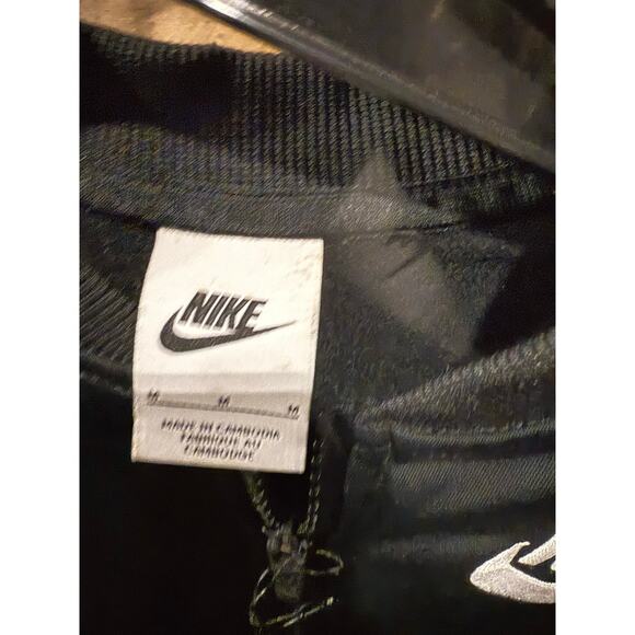 Nike- Black- Zip Up Crop Jacket- Size M Women - Picture 2 of 6